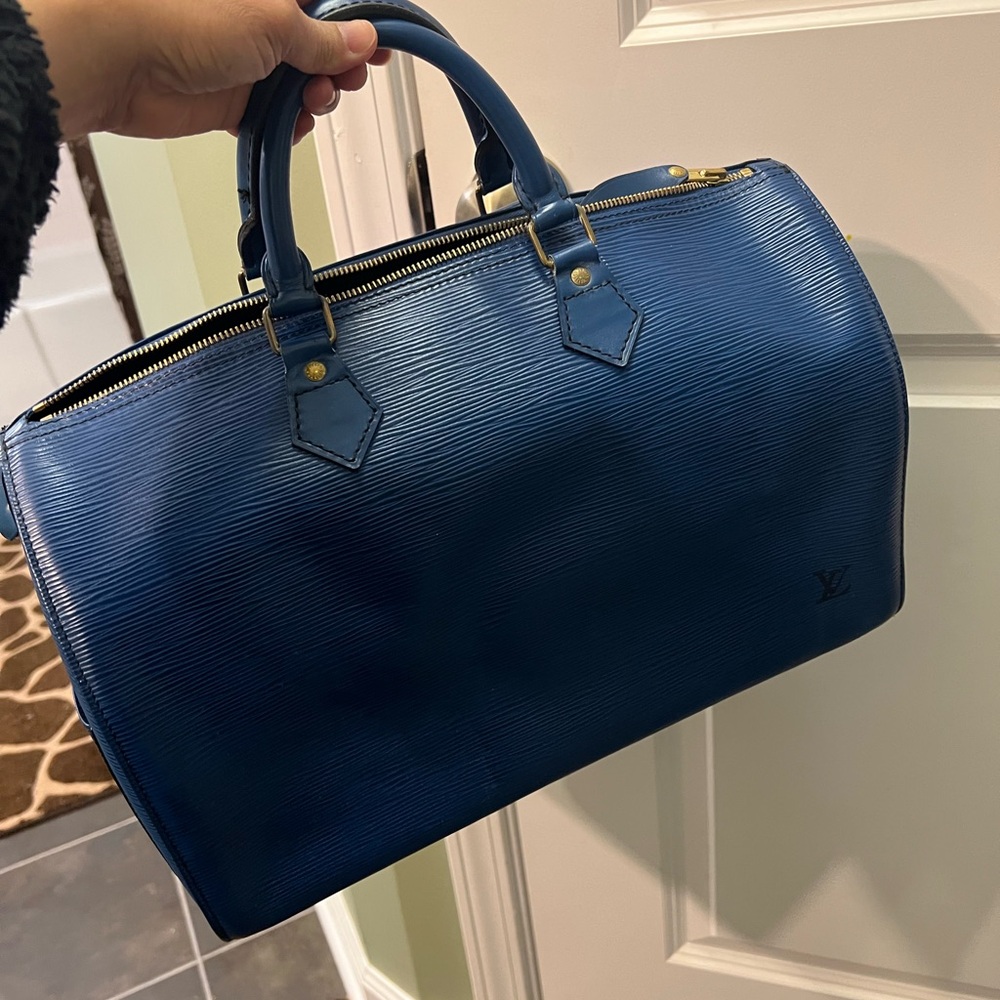 Louis Vuitton - Picture 4 of 10